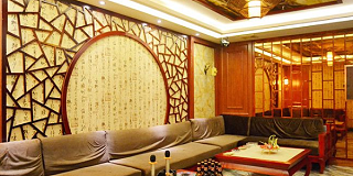 1500平的娱乐场所适合安装美的中央空调吗？